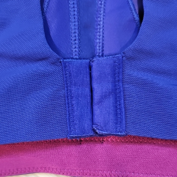 Under Armour Women's Purple Padded Sports Bra - 38DD - Picture 5 of 10
